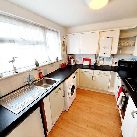 Rayleigh Town Centre 2 Bedroom Apartment Dış mekan fotoğraf