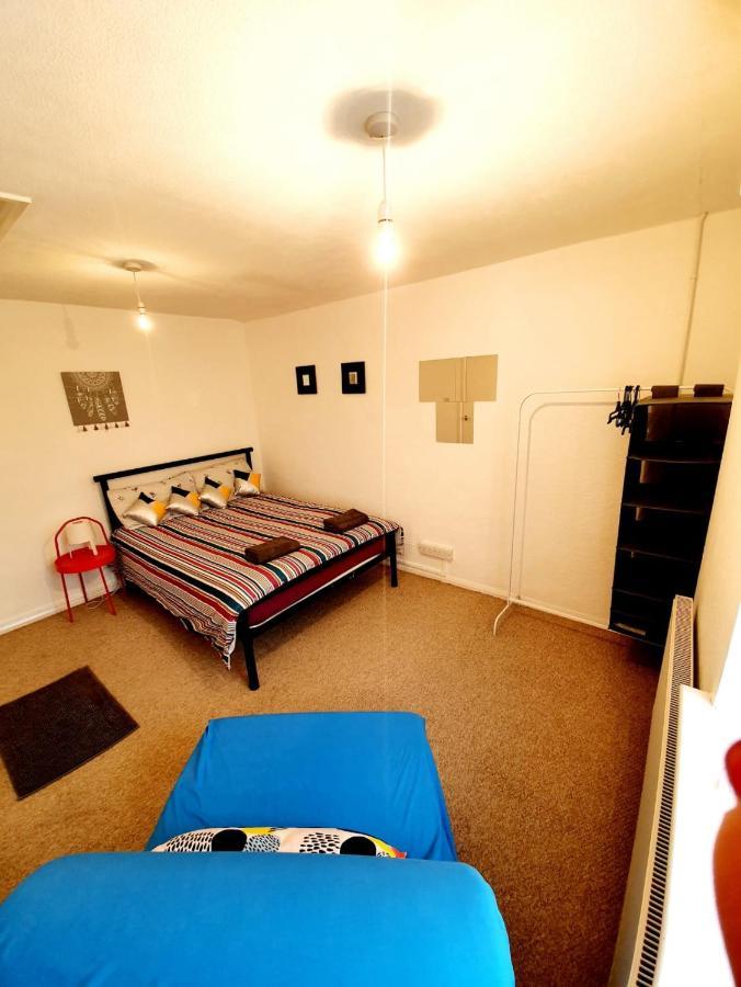 Rayleigh Town Centre 2 Bedroom Apartment Dış mekan fotoğraf