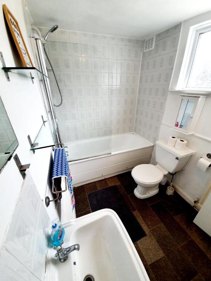 Rayleigh Town Centre 2 Bedroom Apartment Dış mekan fotoğraf
